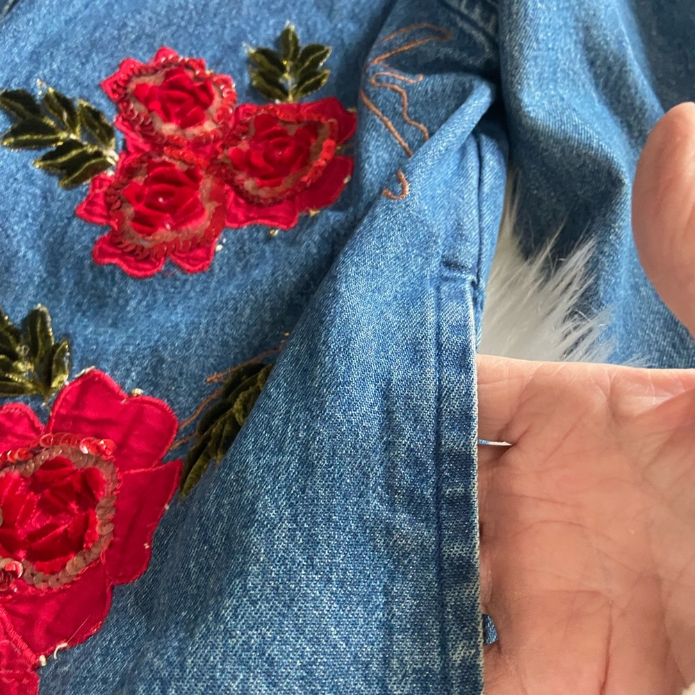 Tantrums Sz S Women’s Blue Denim Jacket with Red Floral Embroidery - Picture 6 of 11